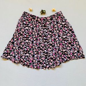 *LIKE NEW H&M DIVIDED Button up Floral Mini Skirt
